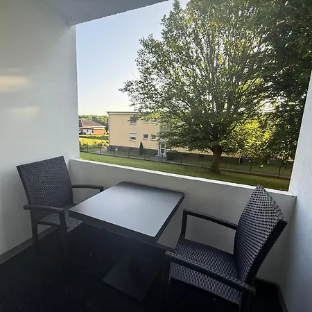 Einzimmer -appartement Mit Kueche & Balkon, Kolbergring