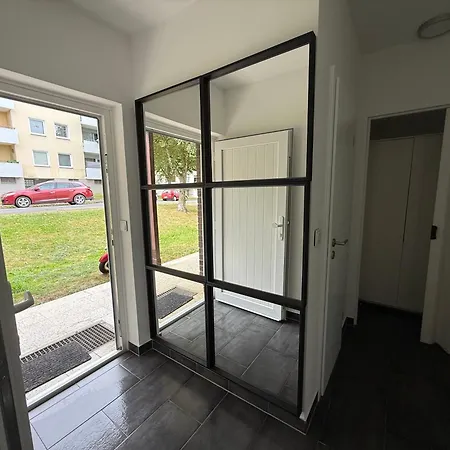 Einzimmer -appartement Mit Kueche & Balkon, Kolbergring *